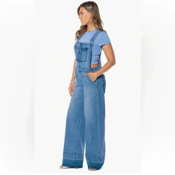 JUICY COUTURE DENIM WIDE LEG OVERALL WITH RELEASE HEM in Medium Wash medium - Picture 2 of 12